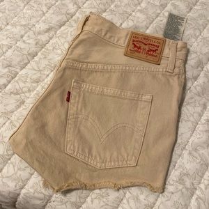 Levi’s shorts- beige